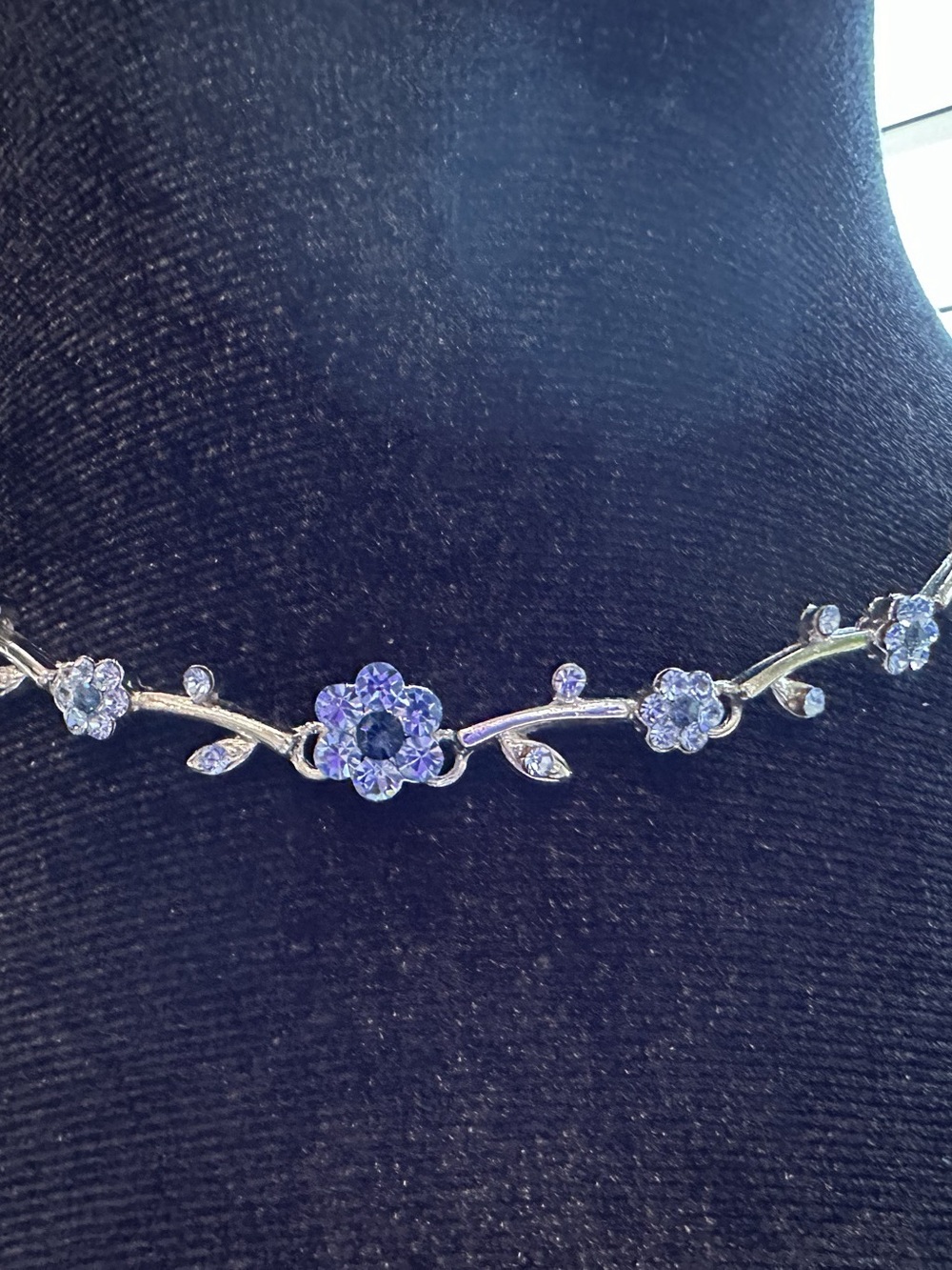 Vintage Y2K Blue Rhinestone Floral Vine Necklace Silver Tone Fairycore